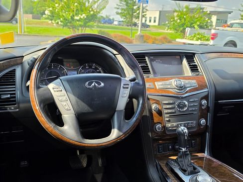 Used 2017 INFINITI QX80 4WD w/ All Season Package image 39