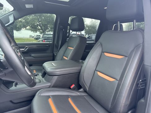 Used 2025 GMC Sierra 2500 AT4 w/ AT4 Premium Plus Package AWD/4WD image 14