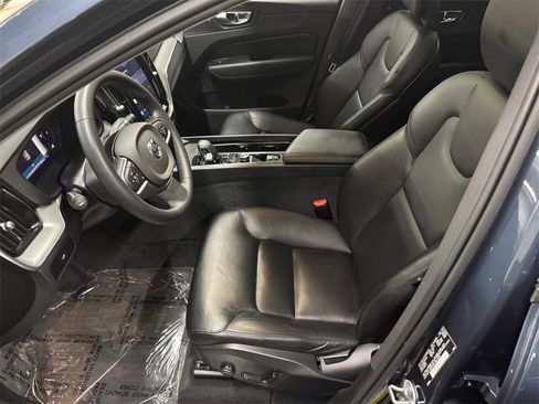 Certified 2023 Volvo XC60 B5 Core w/ Climate Package image 10