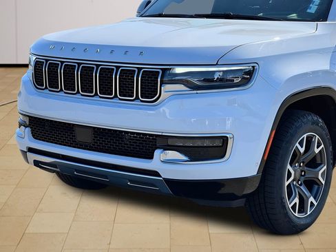 Used 2024 Jeep Wagoneer L Series III w/ Flexible Seating Group image 36