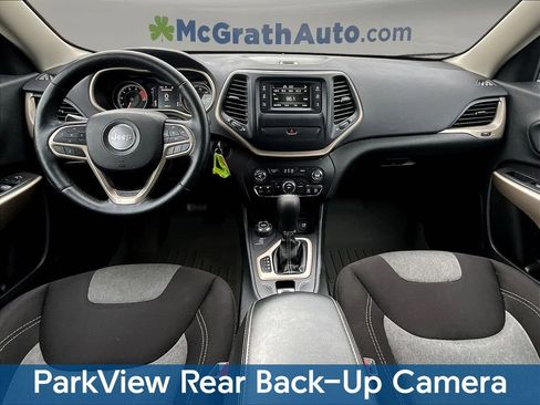 Used 2018 Jeep Cherokee Latitude w/ Cold Weather Group AWD/4WD image 10