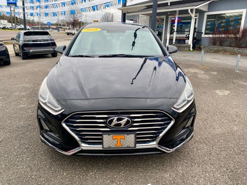 Used 2018 Hyundai Sonata SE image 2