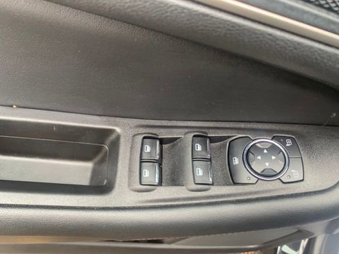 Used 2024 Ford Edge SEL image 11