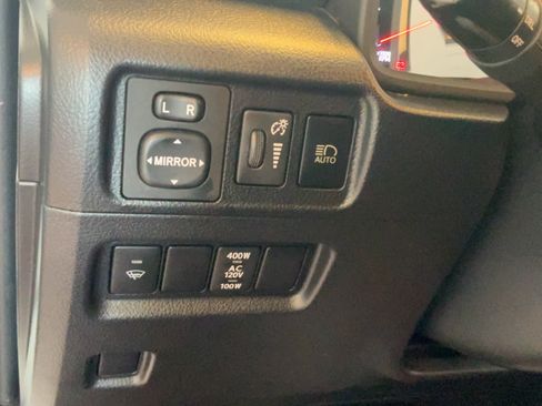 Used 2021 Toyota 4Runner SR5 Premium w/ Moonroof Package AWD/4WD image 18