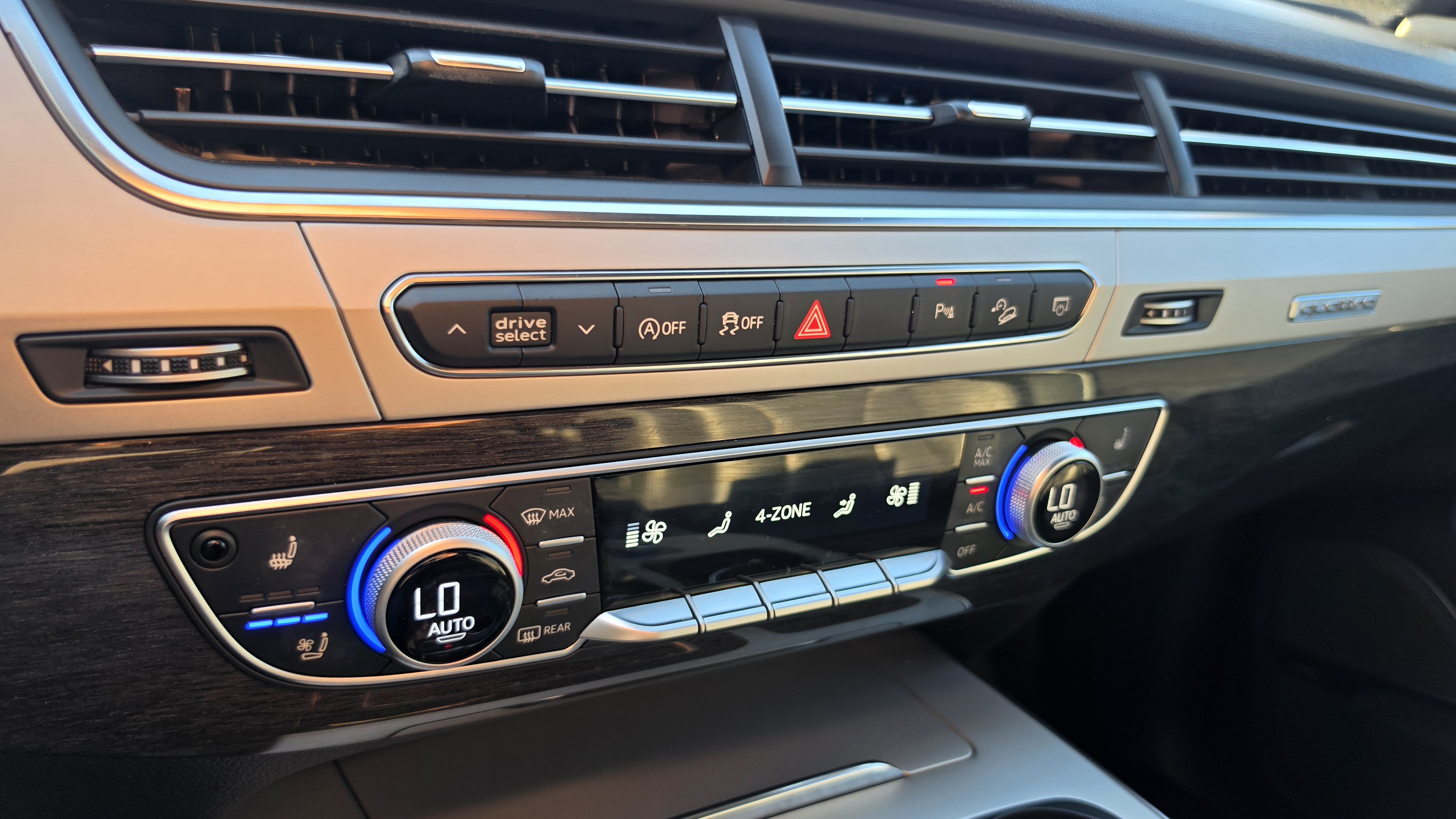 Used 2018 Audi Q7 2.0T Premium Plus AWD/4WD image 39
