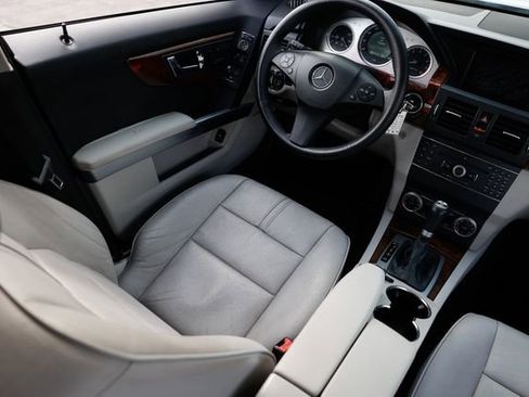 Used 2010 Mercedes-Benz GLK 350 2WD w/ Multimedia Pkg image 24