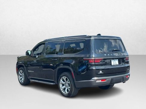 Used 2022 Jeep Wagoneer Series II AWD/4WD image 4