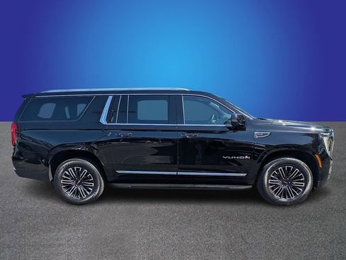 Used 2025 GMC Yukon XL Elevation w/ Elevation Premium Package image 6