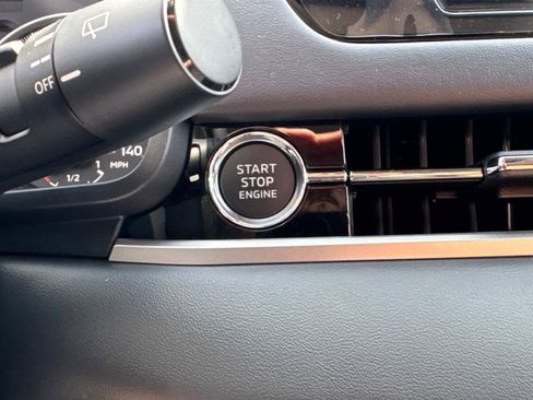 New 2025 Mitsubishi Outlander SE image 30