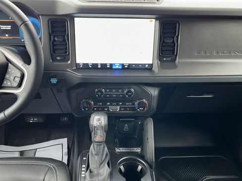 New 2026 Ford Bronco Badlands AWD/4WD image 17