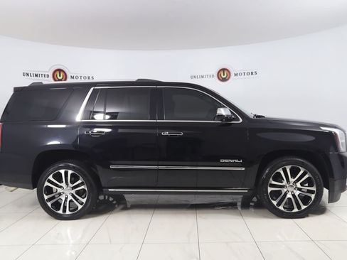 Used 2018 GMC Yukon Denali w/ Denali Ultimate Package AWD/4WD image 2