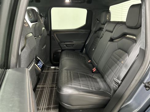 Used 2025 Rivian R1T Premium AWD/4WD image 21