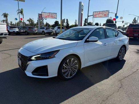 New 2025 Nissan Altima 2.5 SL image 3