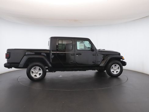 Used 2022 Jeep Gladiator Sport image 27