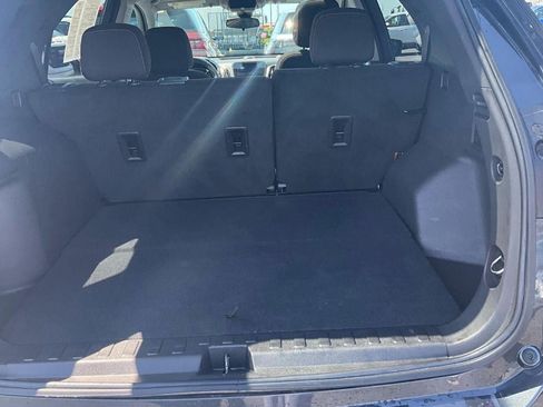 Used 2022 Chevrolet Equinox LT FWD image 4
