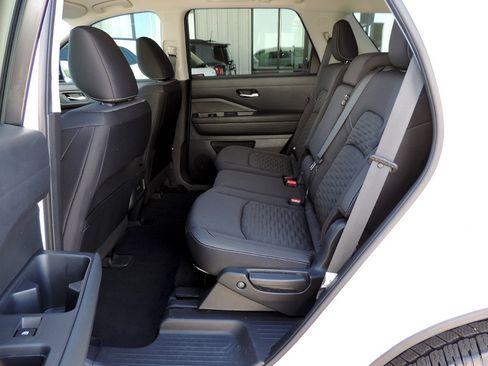 Used 2022 Nissan Pathfinder SV w/ Cargo Package FWD image 12