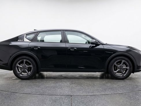 Used 2025 Kia K4 LXS FWD image 11