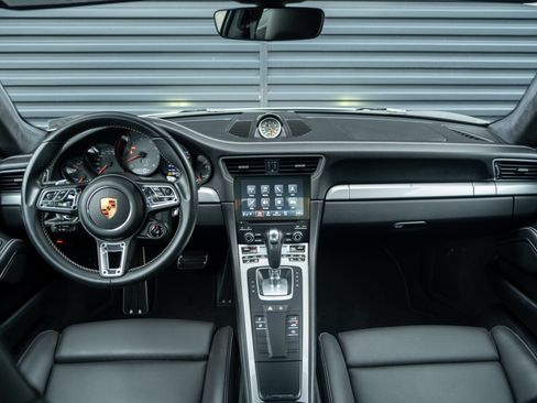 Certified 2019 Porsche 911 Carrera 4S AWD/4WD image 6