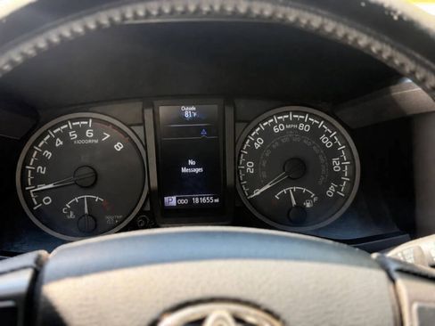 Used 2016 Toyota Tacoma TRD Off-Road AWD/4WD image 11