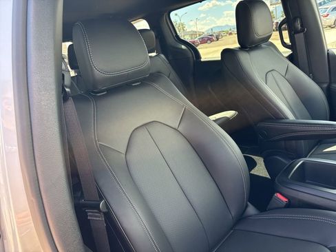 New 2026 Chrysler Voyager LX FWD image 31