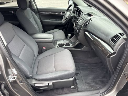 Used 2013 Kia Sorento LX FWD image 27