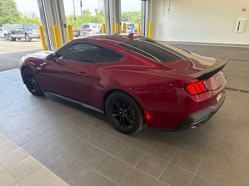 Used 2025 Ford Mustang GT RWD image 4