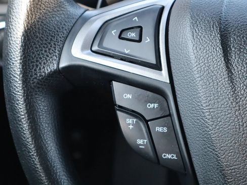 Used 2018 Ford Fusion SE w/ Fusion SE Technology Package FWD image 23