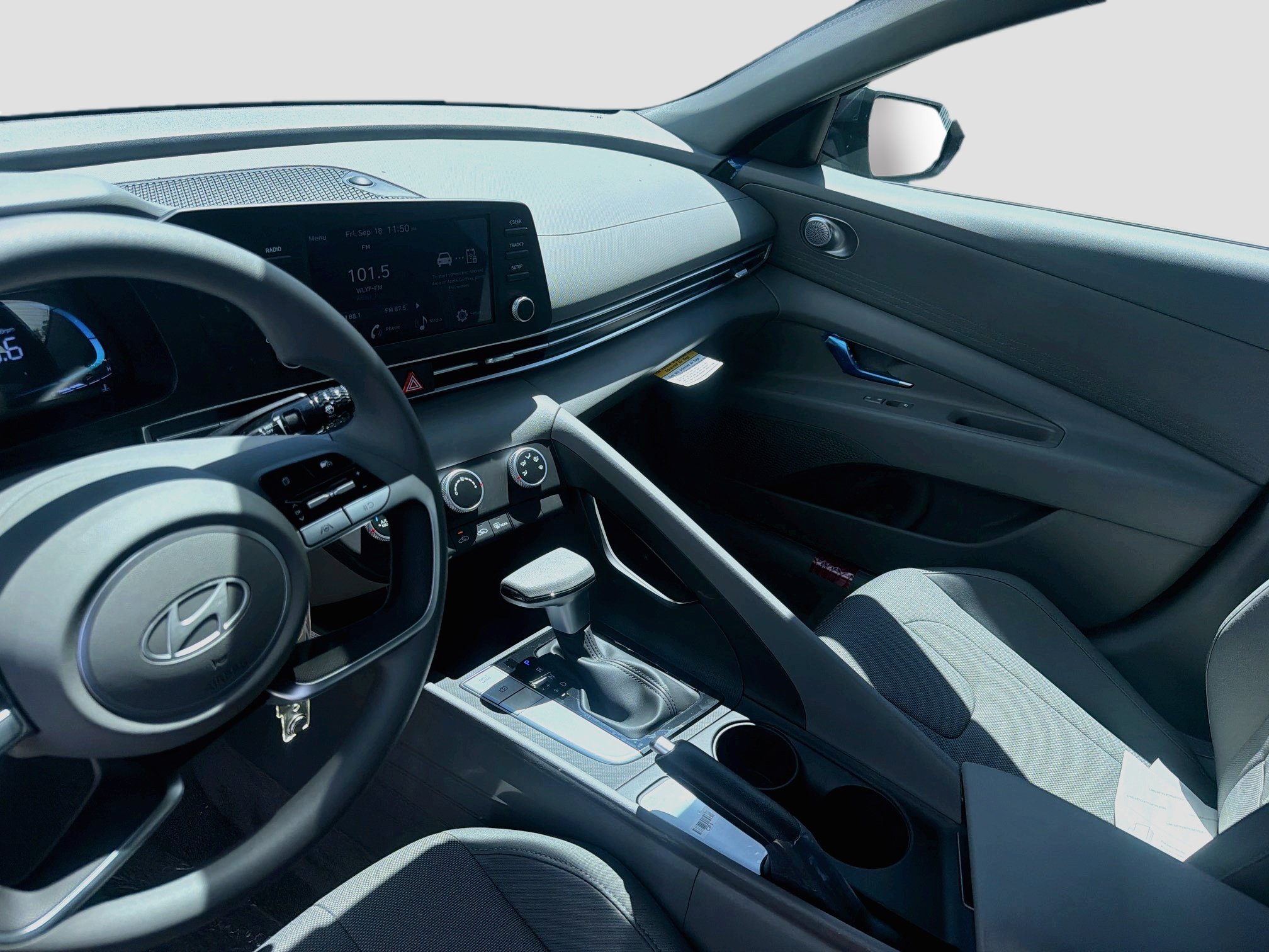 New 2026 Hyundai Elantra SE FWD image 16