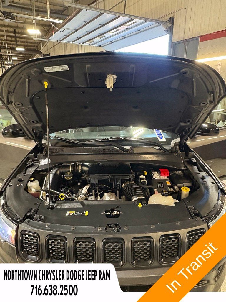 Used 2023 Jeep Compass Latitude w/ Convenience Group AWD/4WD image 20
