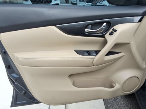 Used 2016 Nissan Rogue SL w/ SL Premium Package AWD/4WD image 22