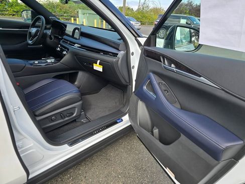 New 2026 INFINITI QX60 Sport w/ Dark Cargo Package image 10