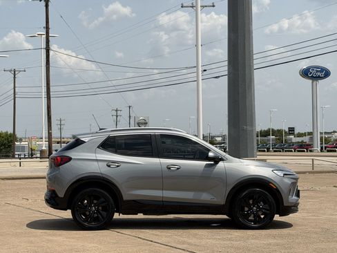 Used 2025 Buick Encore GX Sport Touring FWD image 3
