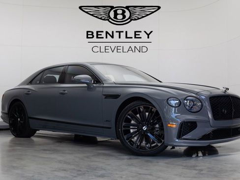 Used 2025 Bentley Flying Spur Plug-In Hybrid image 1