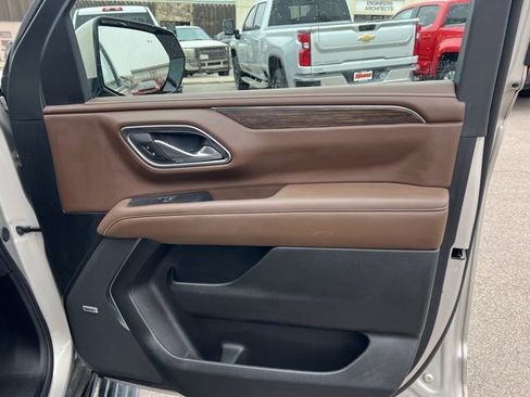 Used 2024 Chevrolet Suburban High Country image 42
