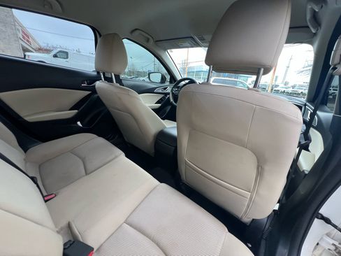 Used 2018 MAZDA MAZDA3 Sport image 37
