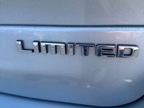 Used 2023 Jeep Grand Cherokee L Limited w/ Luxury Tech Group II AWD/4WD image 4