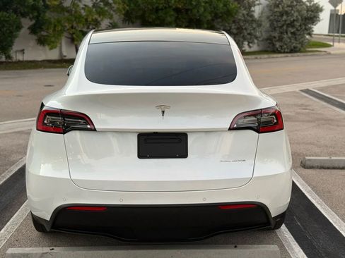 Used 2020 Tesla Model Y Long Range image 19