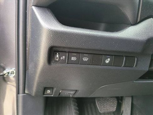Used 2023 Toyota RAV4 SE w/ SE Grade Weather Package AWD/4WD image 10
