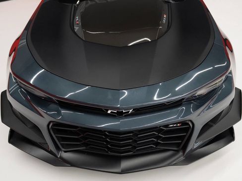 Used 2019 Chevrolet Camaro ZL1 RWD image 6