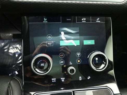 Used 2019 Land Rover Range Rover Velar S AWD/4WD image 17
