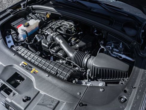 New 2025 Jeep Grand Cherokee Laredo X w/ Luxury Tech Group I image 18