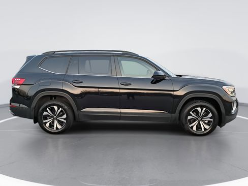 Certified 2024 Volkswagen Atlas SE image 2