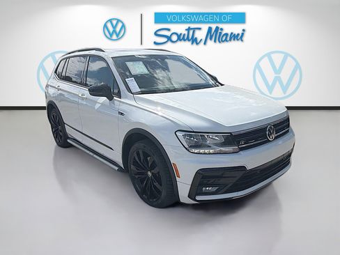 Used 2020 Volkswagen Tiguan SE R-Line image 1