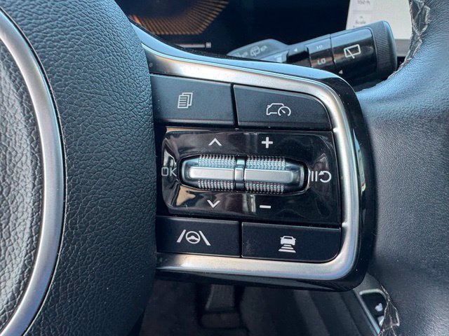 Used 2025 Kia Sorento EX w/ Panoramic Sunroof Package FWD image 16