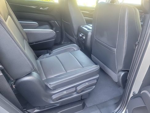 Used 2023 GMC Yukon Denali AWD/4WD image 14