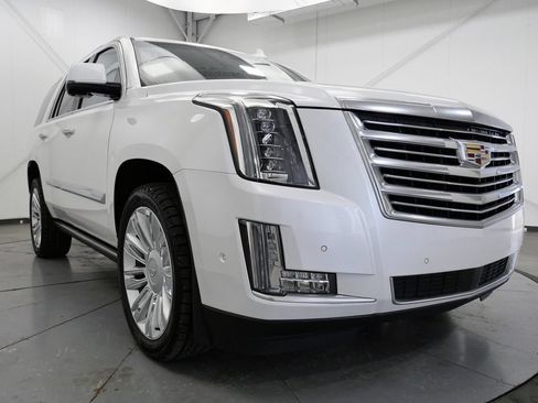 Used 2020 Cadillac Escalade Platinum AWD/4WD image 44