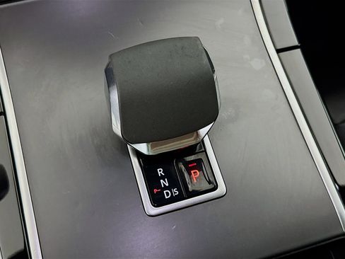 Used 2024 Land Rover Range Rover Evoque Dynamic SE image 19