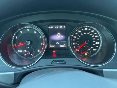 Used 2021 Volkswagen Atlas Cross Sport SE w/ Panoramic Sunroof Package image 12