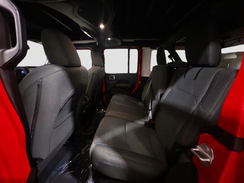 Used 2025 Jeep Wrangler Sahara w/ Safety Group image 16