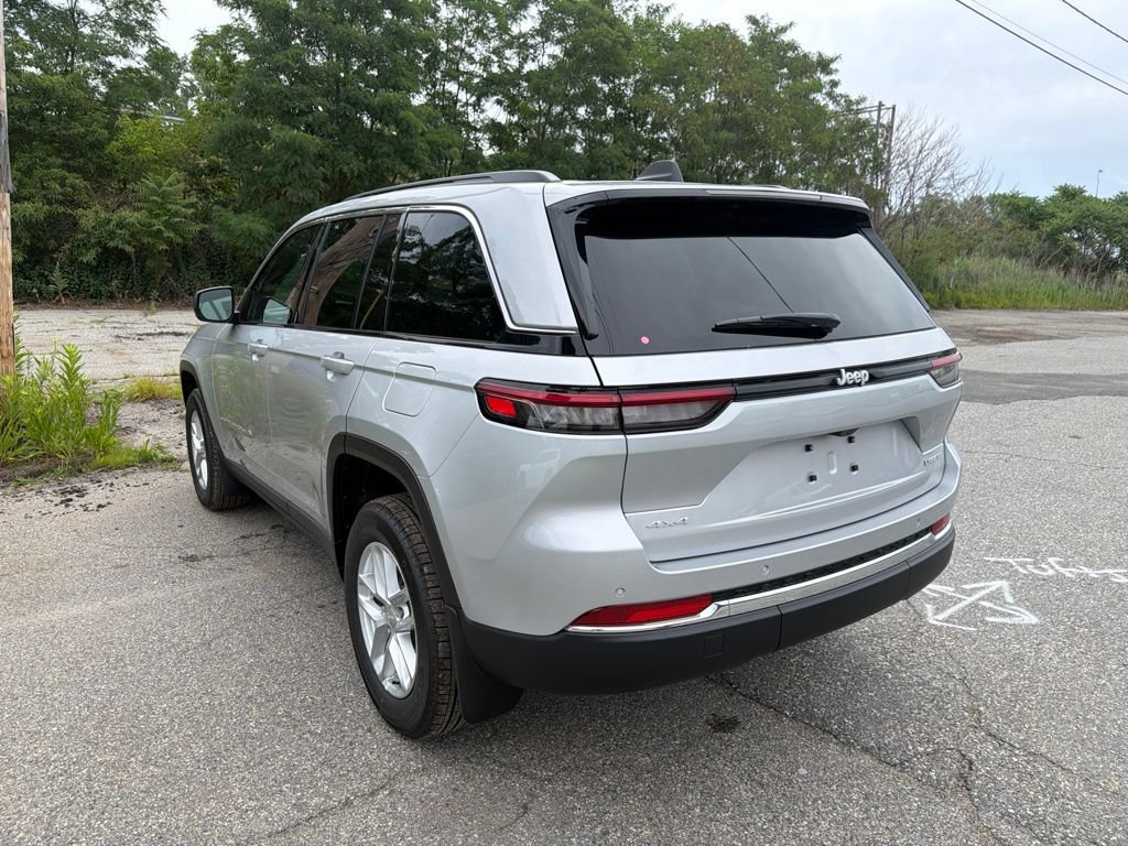 New 2026 Jeep Grand Cherokee Laredo X AWD/4WD image 3